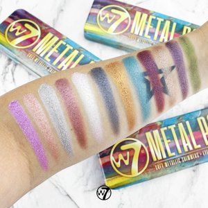 METAL EYESHADOW PALETTE
